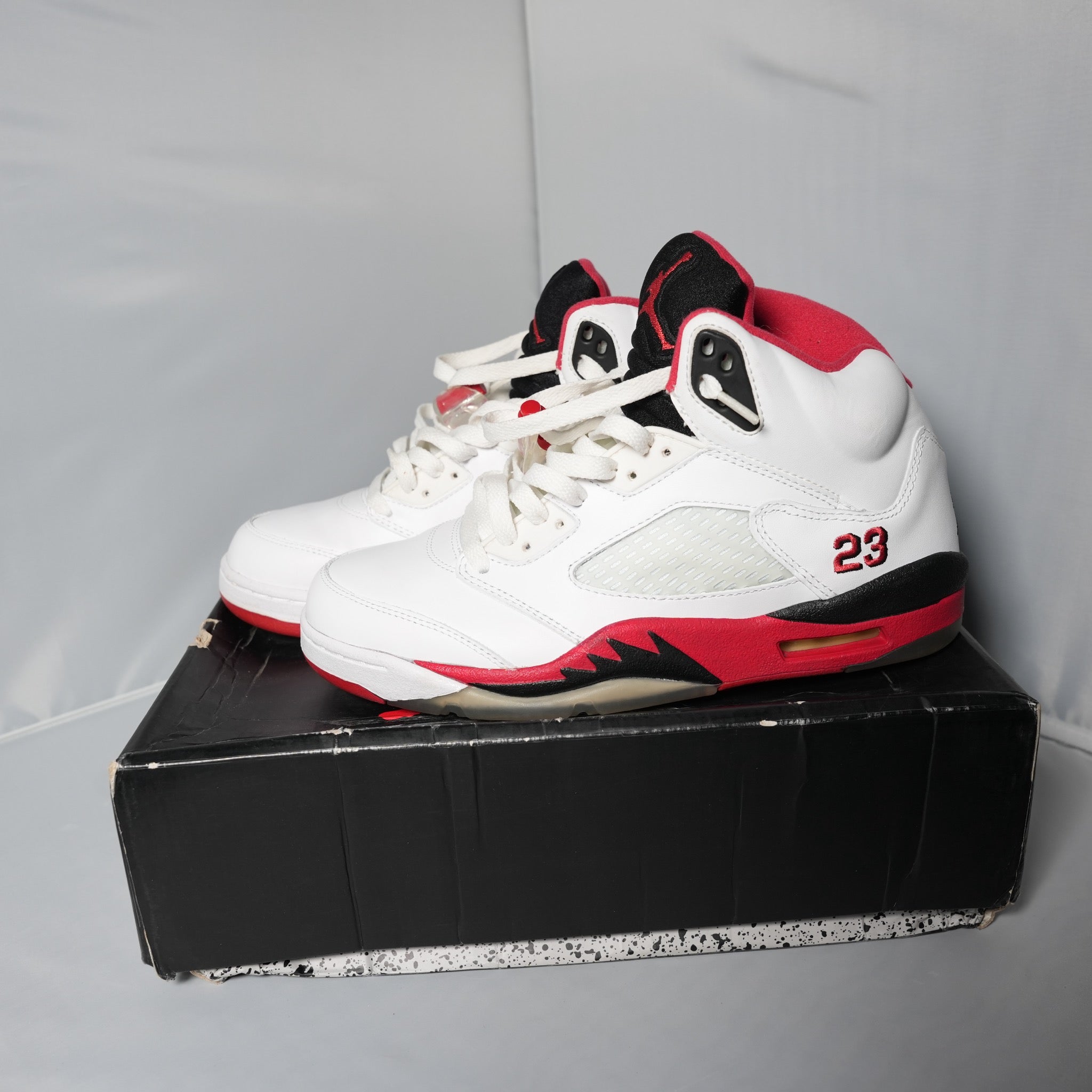 Jordan 5 Retro Fire Red Black Tongue (2013)