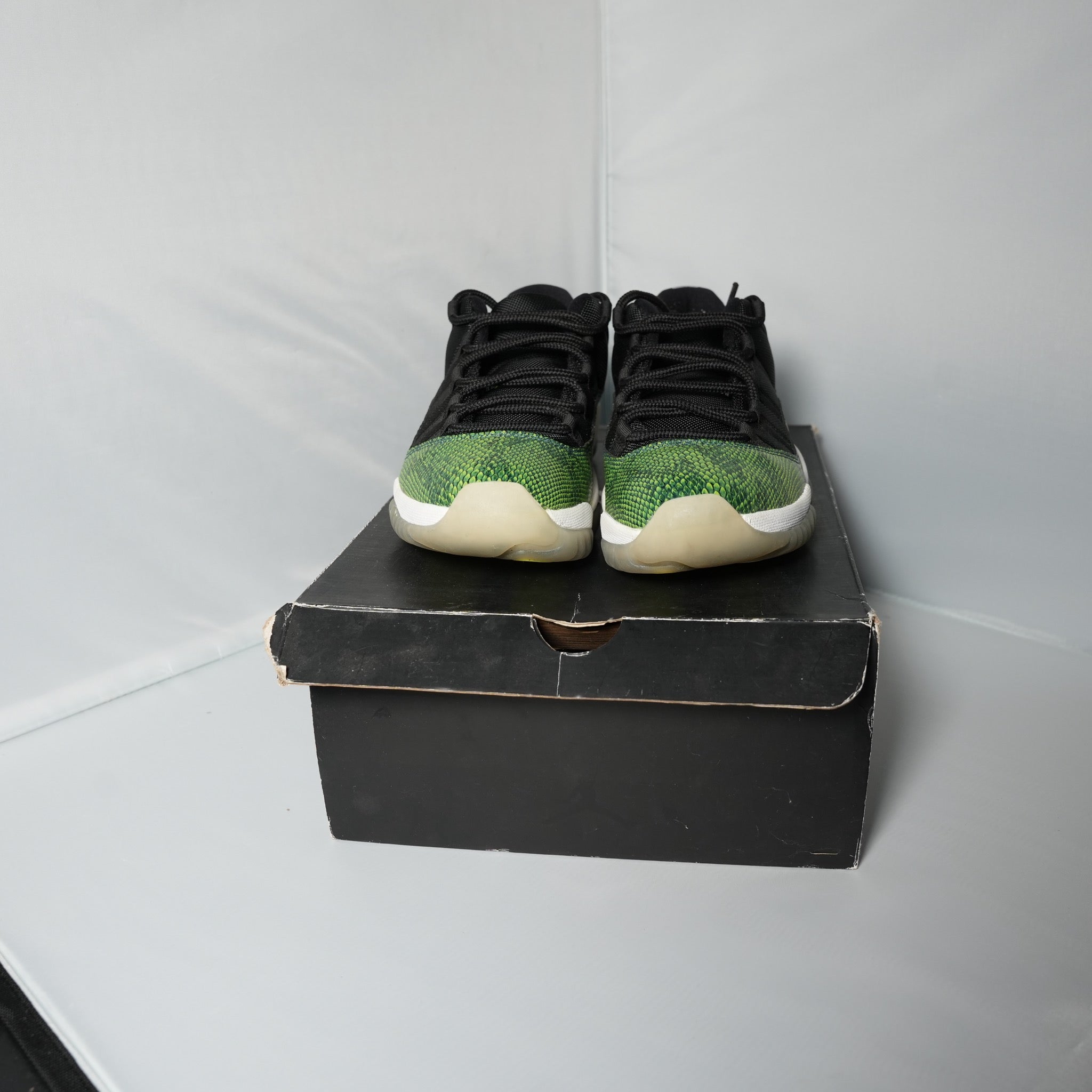 Jordan 11 Retro Low Green Snakeskin