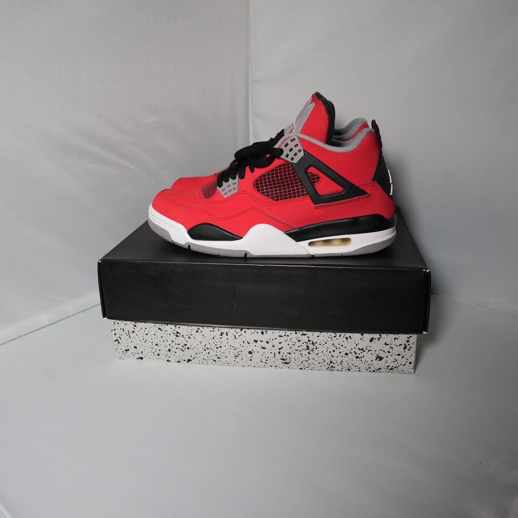 Jordan 4 Retro Toro Bravo (2013)