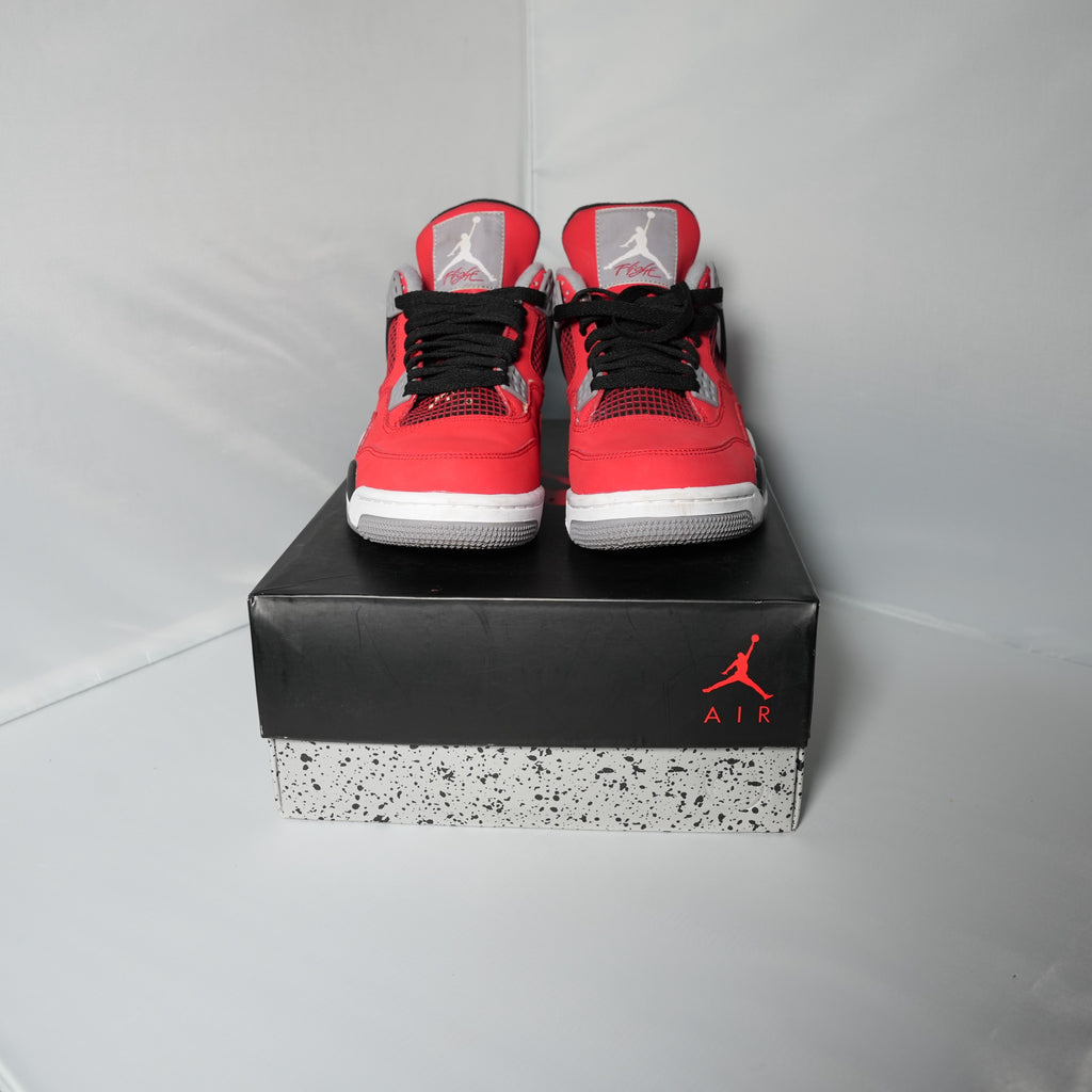Jordan 4 Retro Toro Bravo (2013)