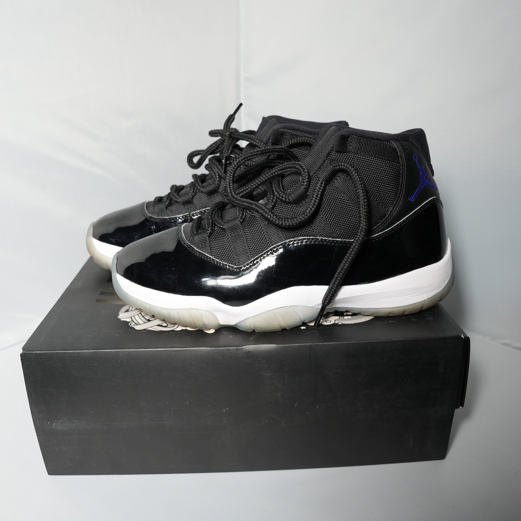 Jordan 11 Retro Space Jam (2016)