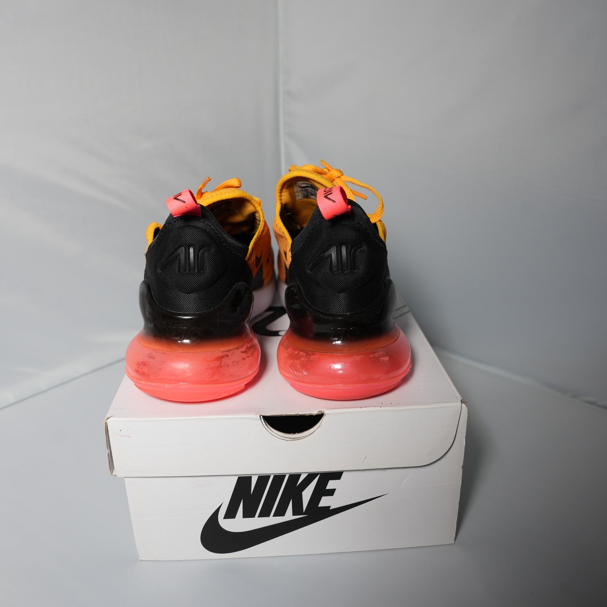 Nike Air Max 270 University Gold
