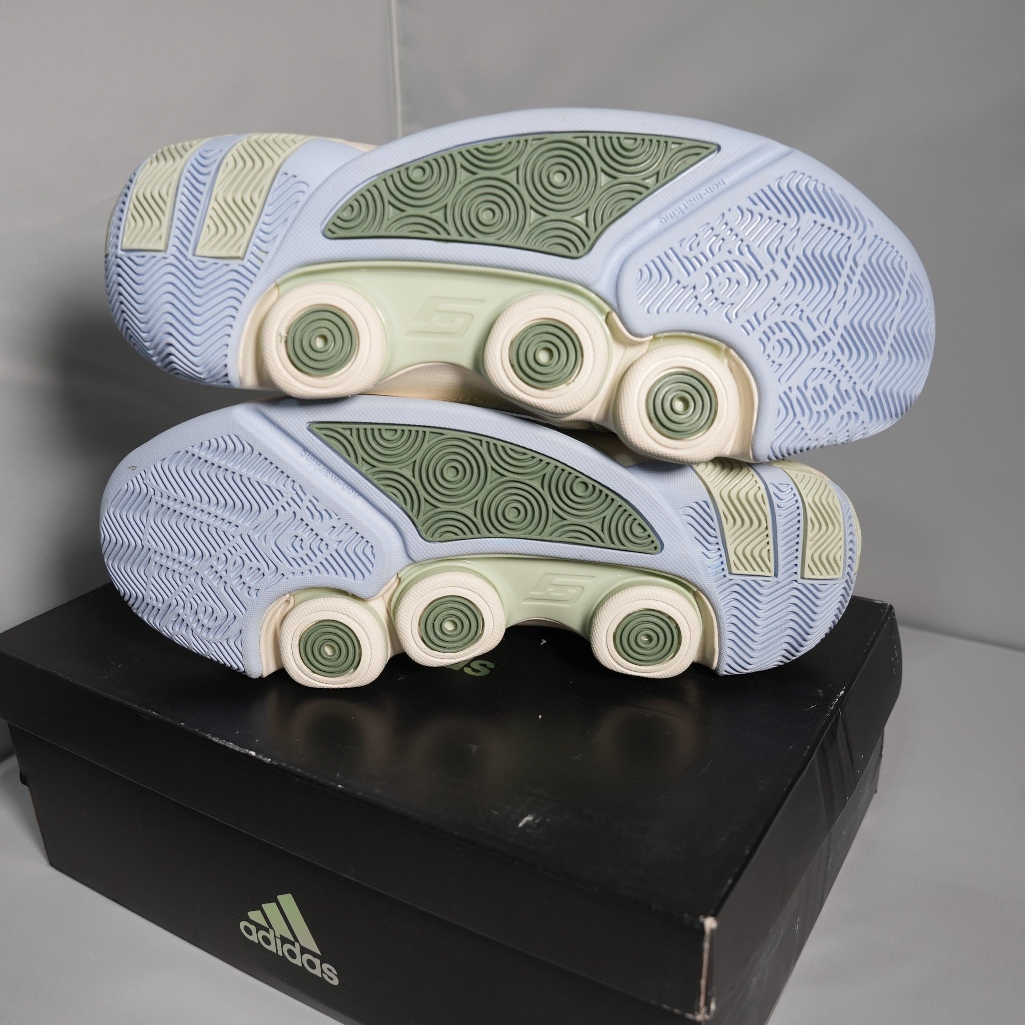 adidas Agent Gil Restomod Damian Lillard Zero Dollar Bill