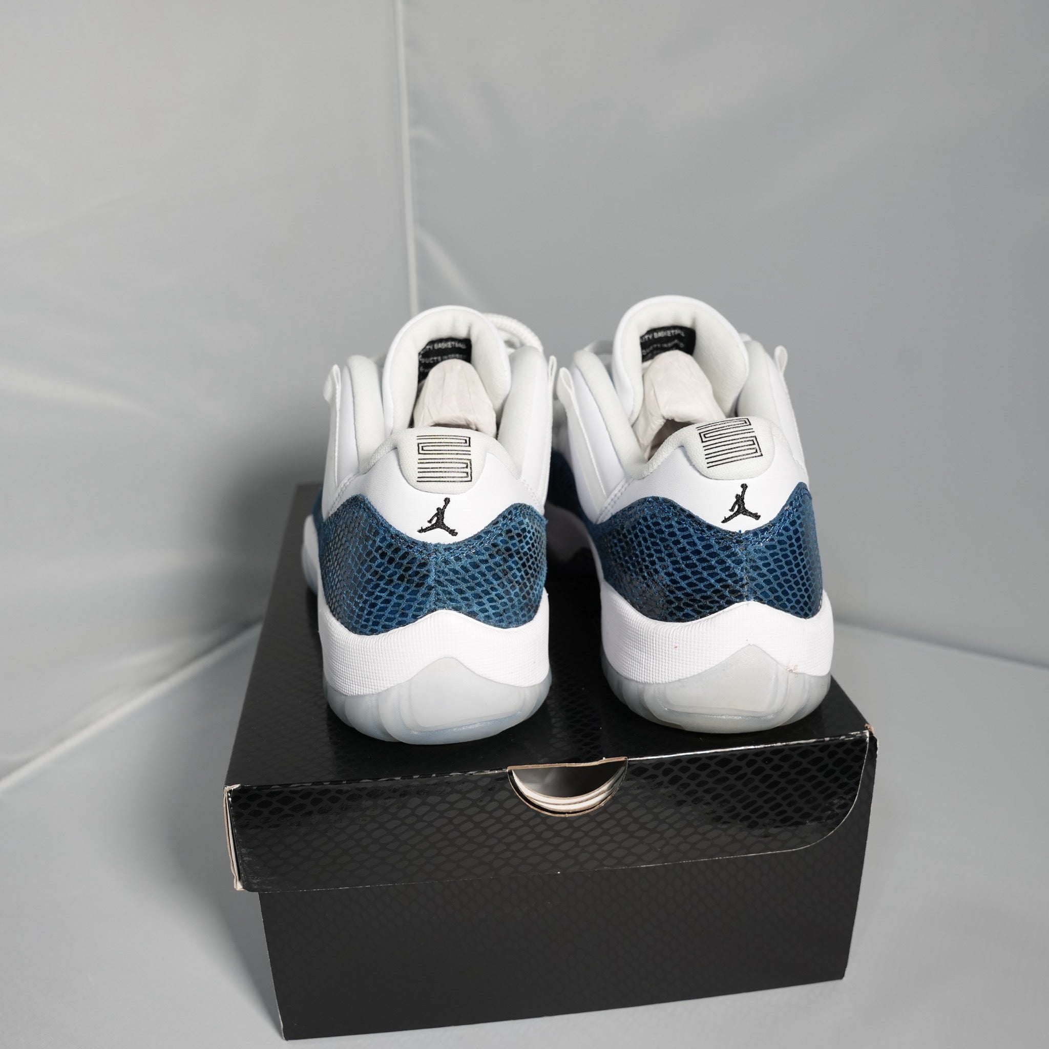 Jordan 11 Retro Low Snake Navy (2019)