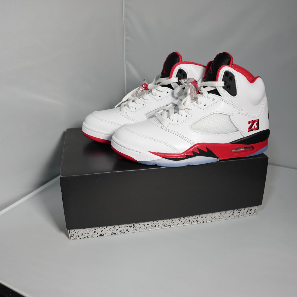 Jordan 5 Retro Fire Red Black Tongue (2025)